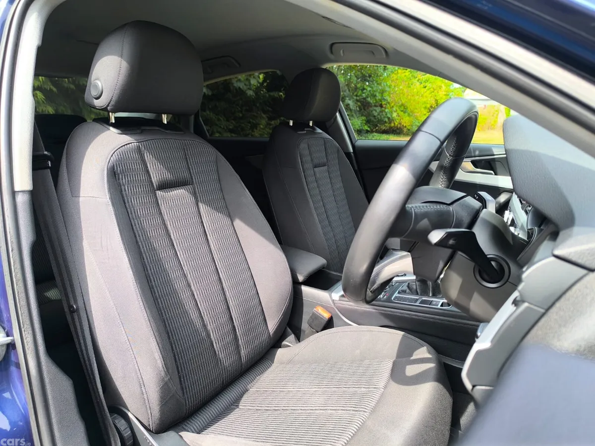 Audi A4 Saloon, Diesel, 2017, Blue