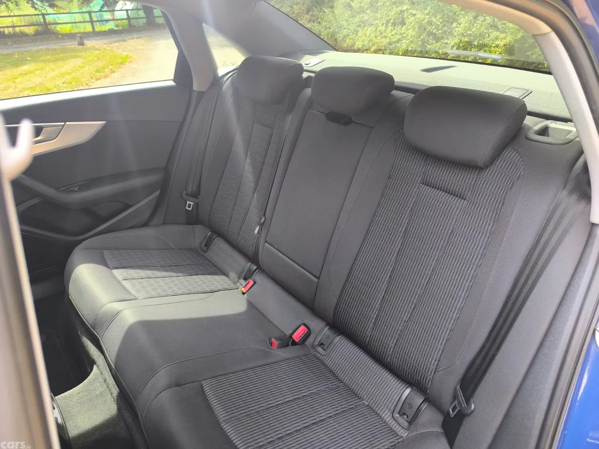 Audi A4 Saloon, Diesel, 2017, Blue