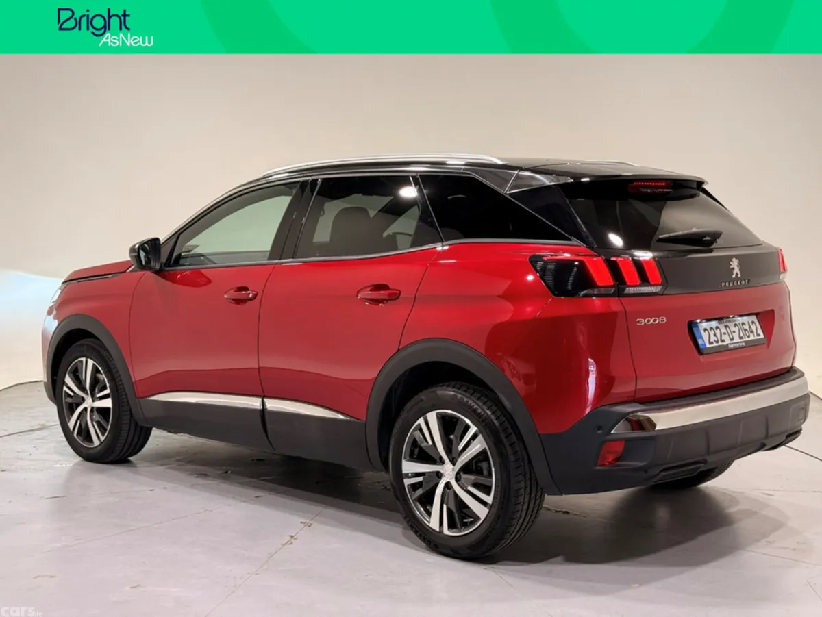 Peugeot 3008 MPV, Petrol, 2023, Red