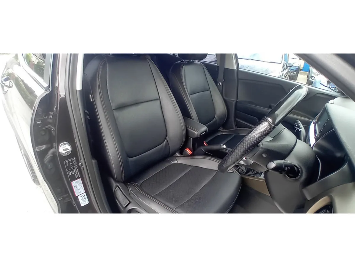 Kia Stonic SUV, Petrol, 2018, Brown