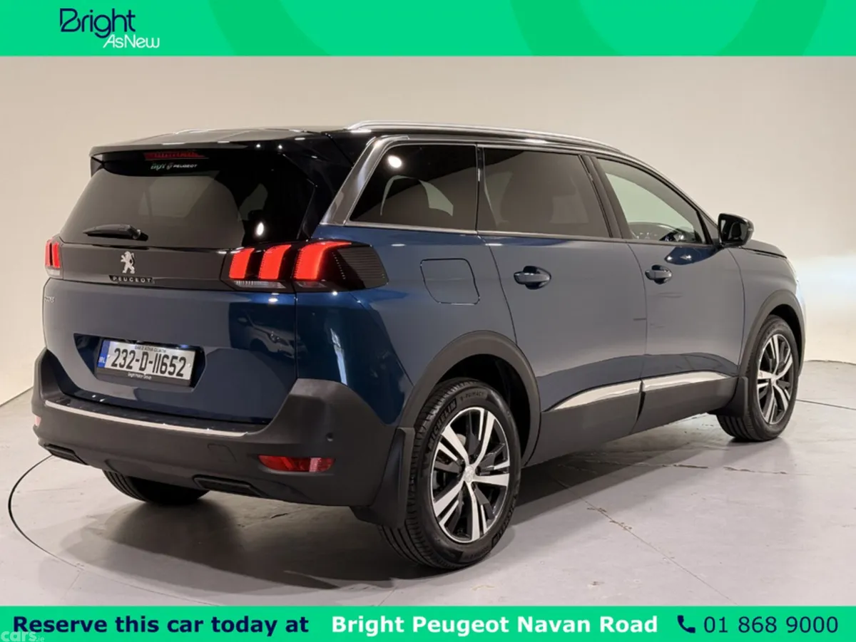 Peugeot 5008 MPV, Petrol, 2023, Blue