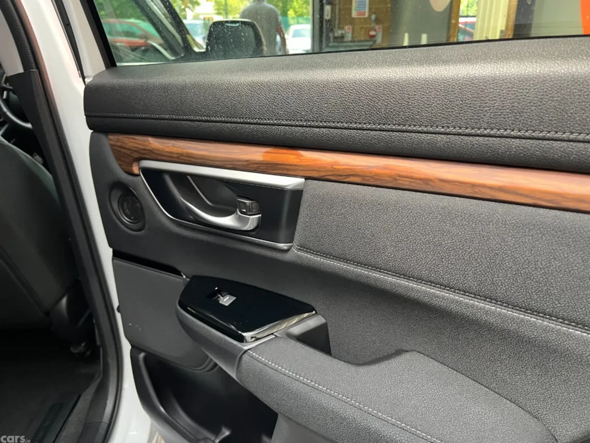 Honda CR-V SUV, Petrol Hybrid, 2019, White