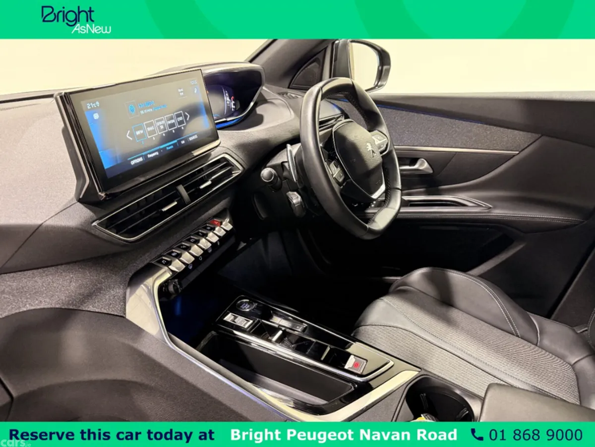 Peugeot 5008 MPV, Petrol, 2023, Blue