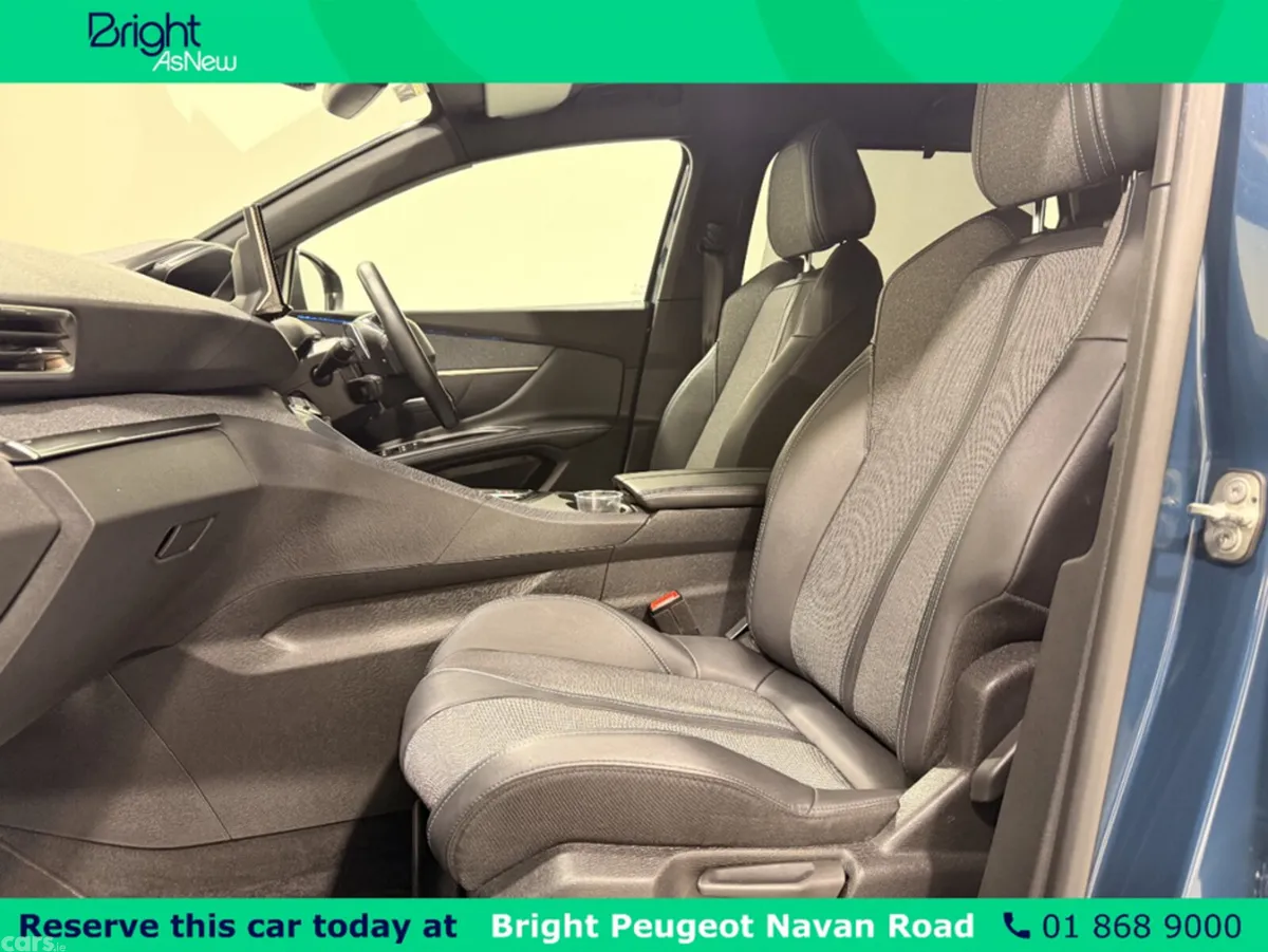 Peugeot 5008 MPV, Petrol, 2023, Blue