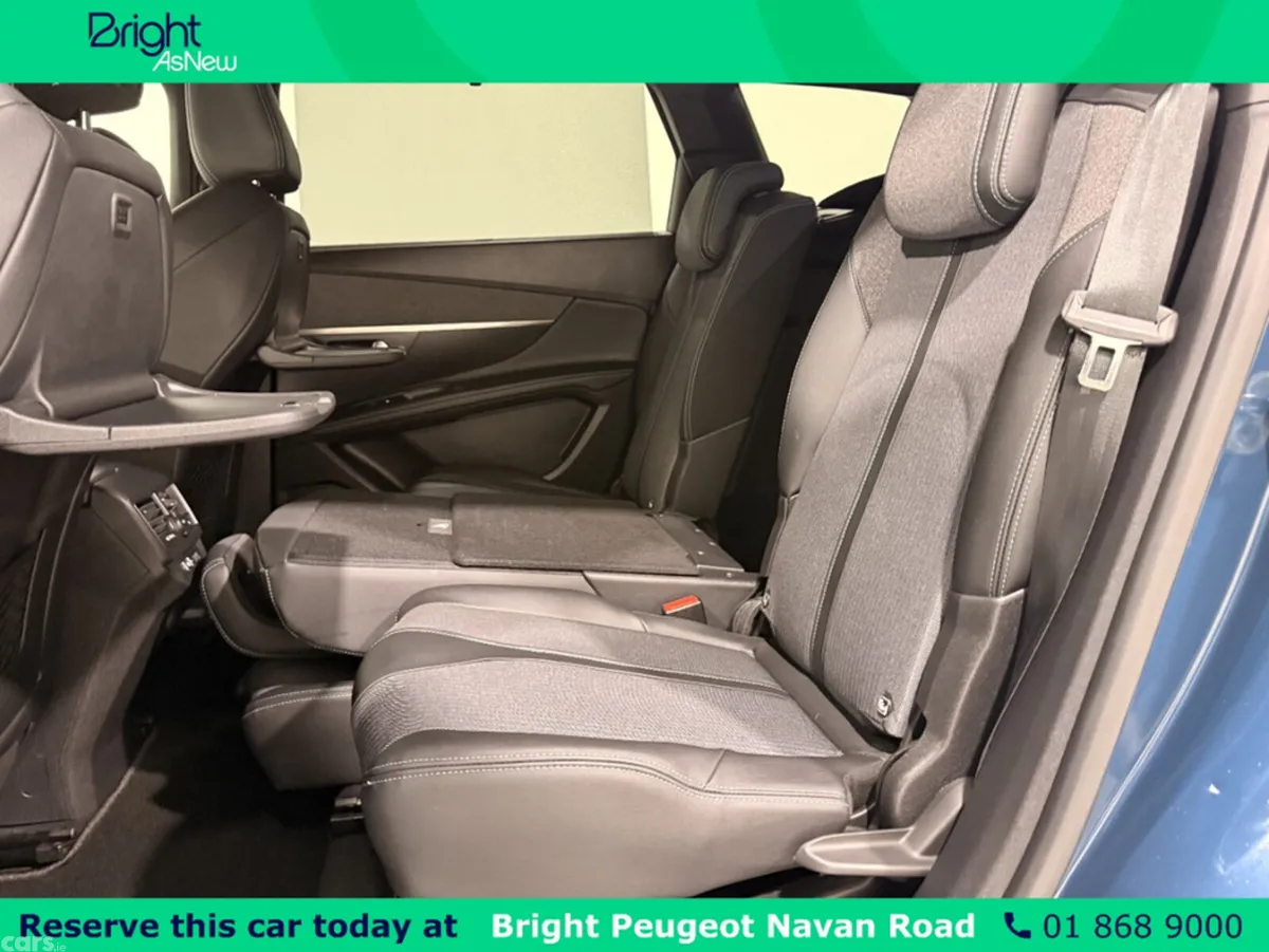 Peugeot 5008 MPV, Petrol, 2023, Blue