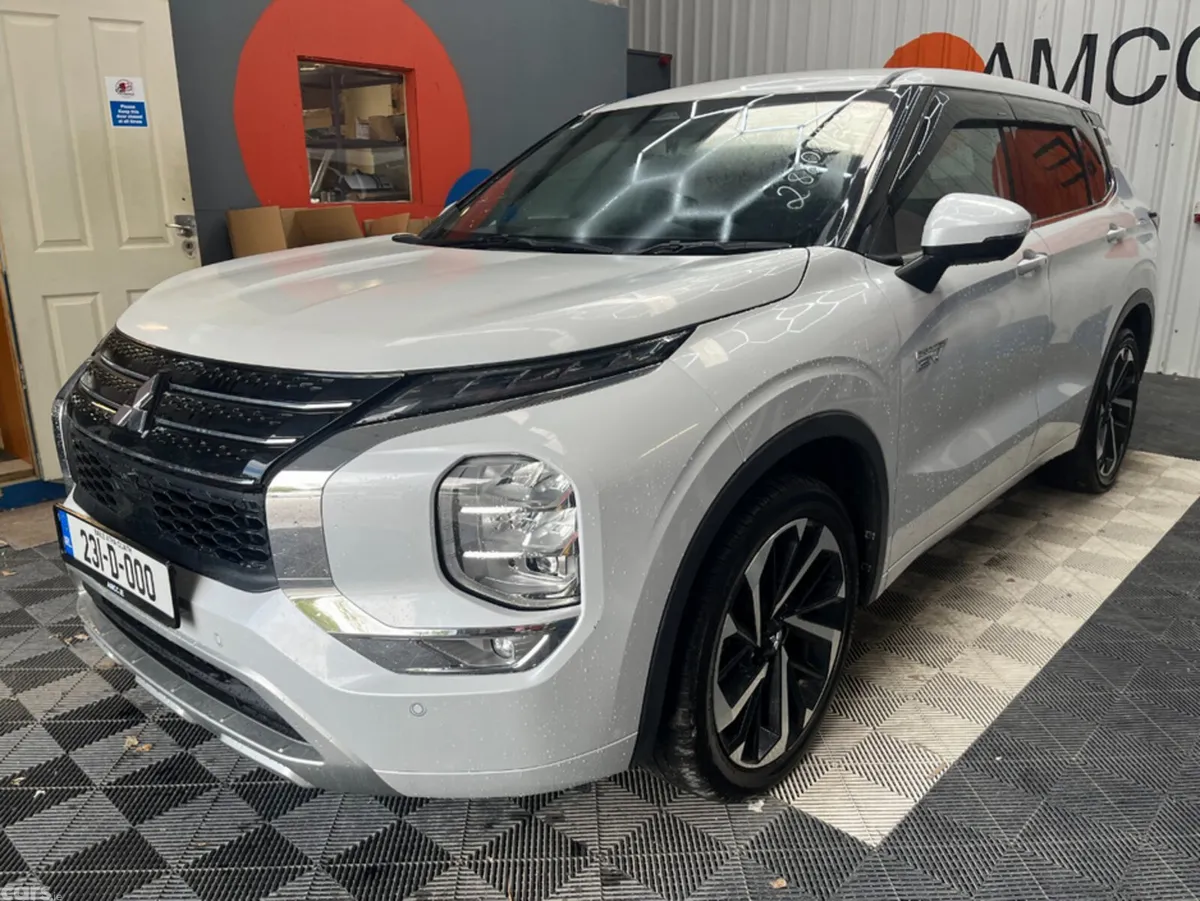 Mitsubishi Outlander SUV, Petrol Plug-in Hybrid, 2023, White