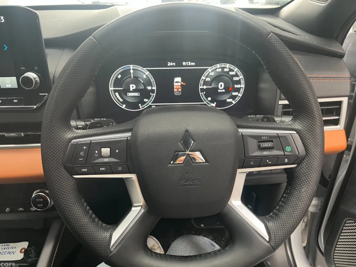Mitsubishi Outlander SUV, Petrol Plug-in Hybrid, 2023, White