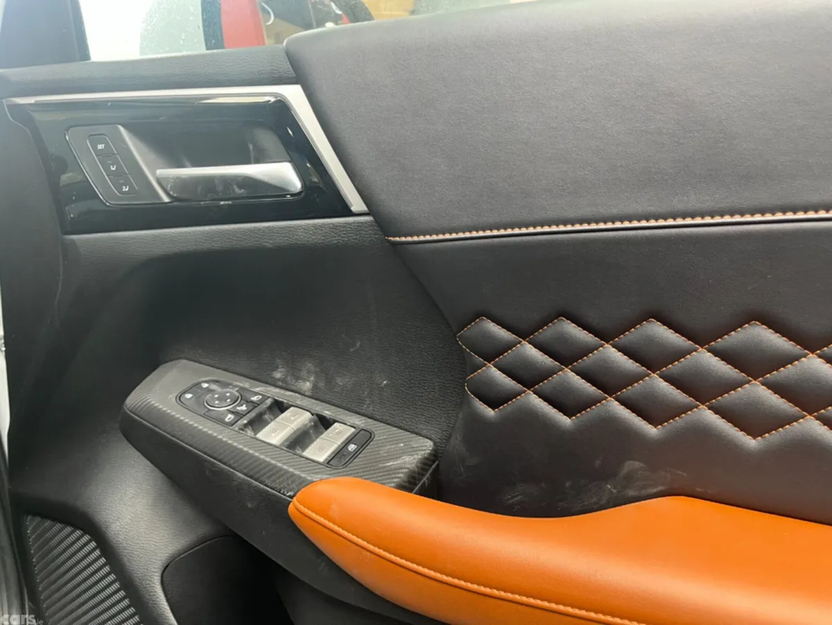 Mitsubishi Outlander SUV, Petrol Plug-in Hybrid, 2023, White