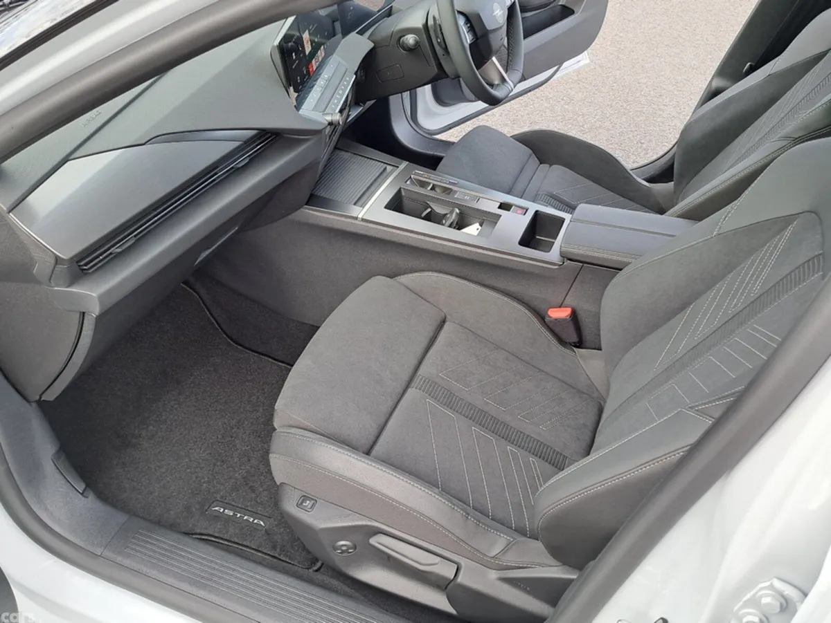 Opel Astra Hatchback, Diesel, 2027, White