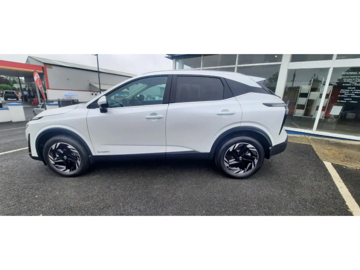 Nissan Qashqai MPV, Petrol Hybrid, 2026, White