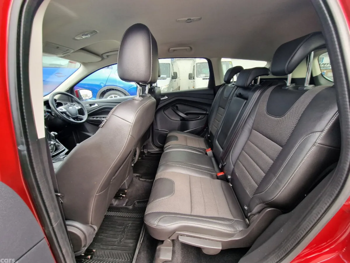 Ford Kuga SUV, Diesel, 2016, Red
