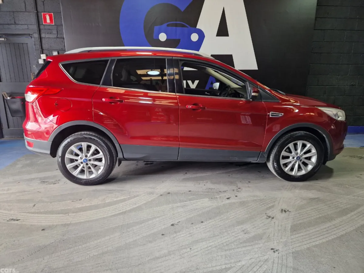 Ford Kuga SUV, Diesel, 2016, Red