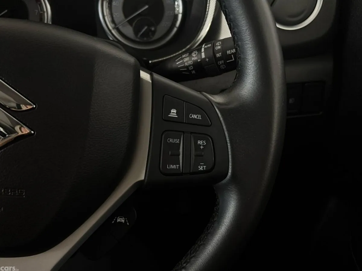 Suzuki Vitara Hatchback, Petrol, 2023, Red