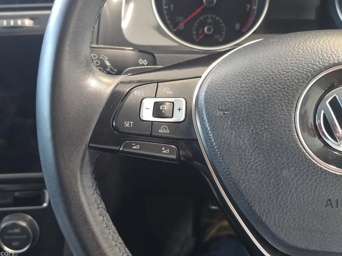 Volkswagen Golf Hatchback, Petrol, 2018, White