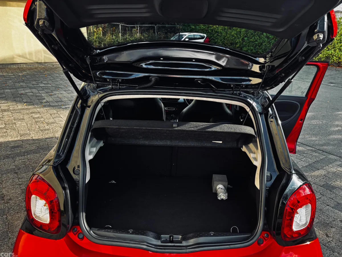 Smart Forfour Hatchback, Petrol, 2016, Red