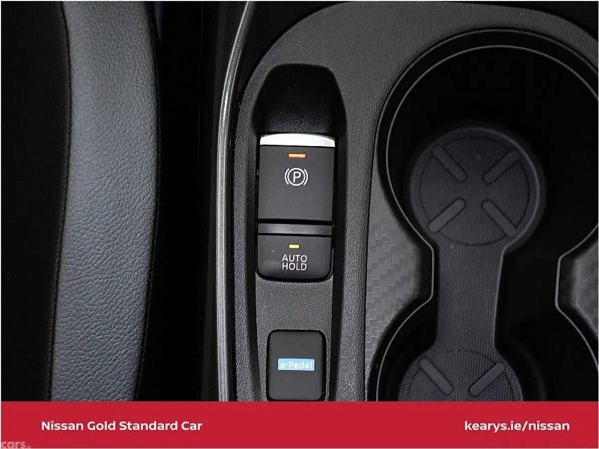 Nissan Juke SUV, Petrol Hybrid, 2024, Silver