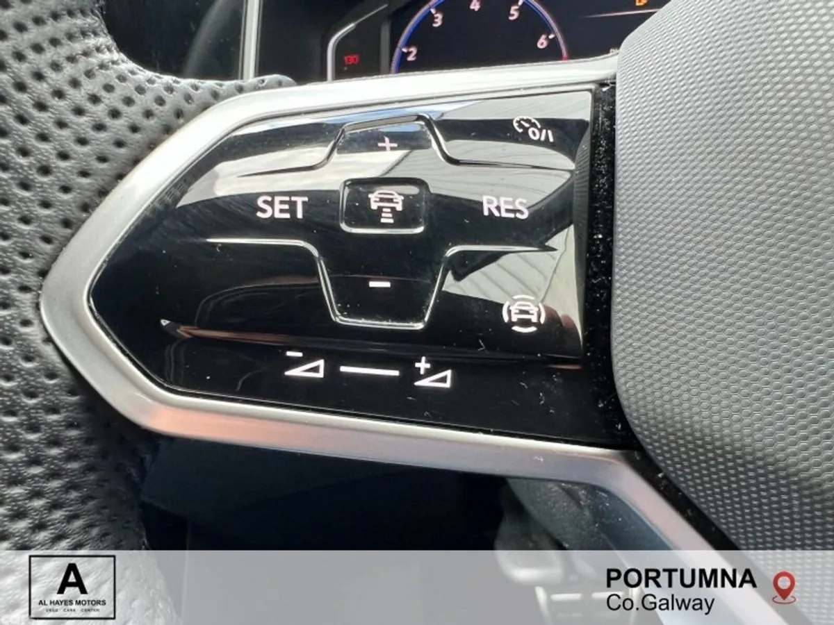 Volkswagen T-Roc SUV, Petrol, 2023, Blue