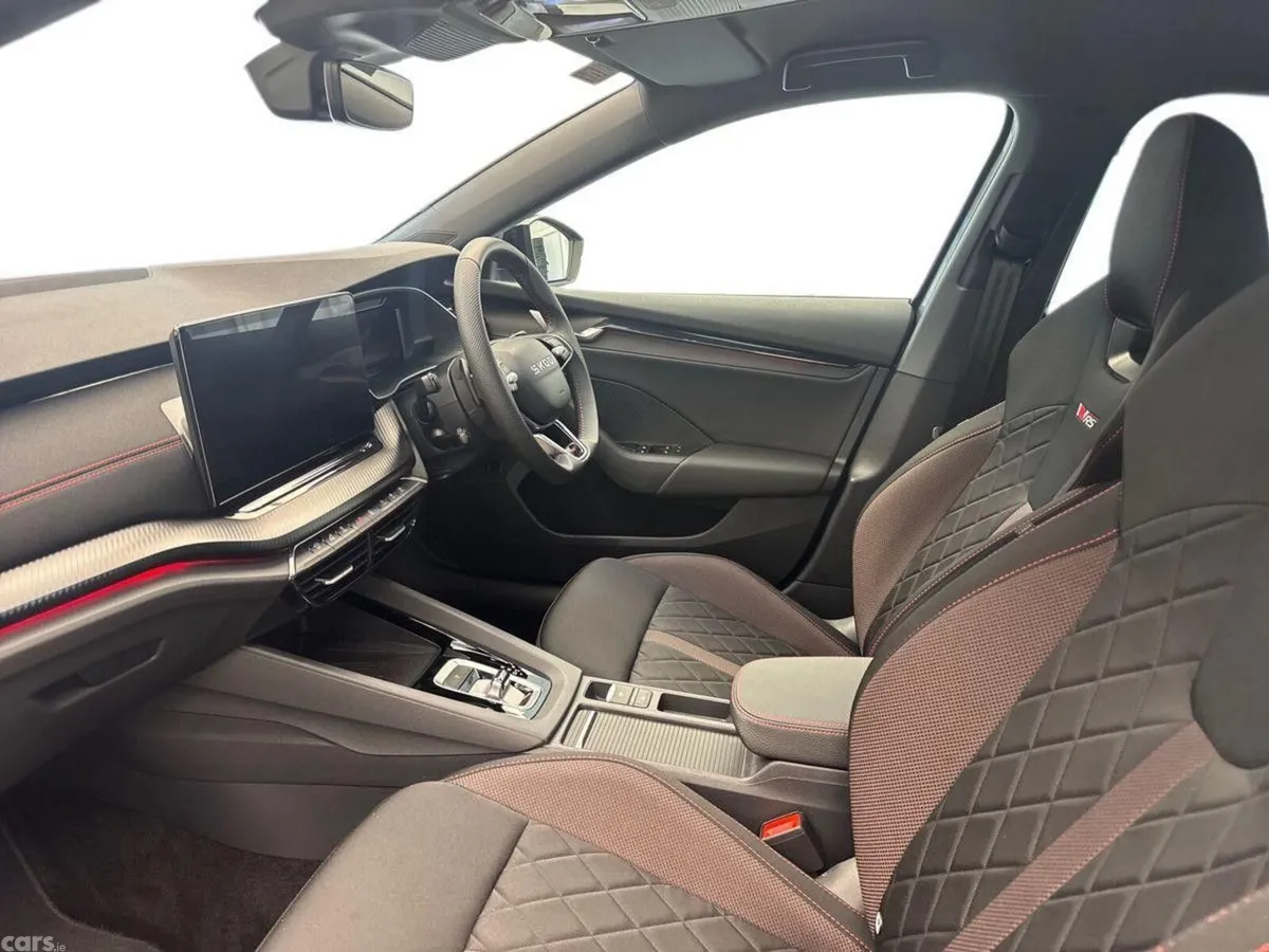 Skoda Octavia Saloon, Petrol, 2026, Grey