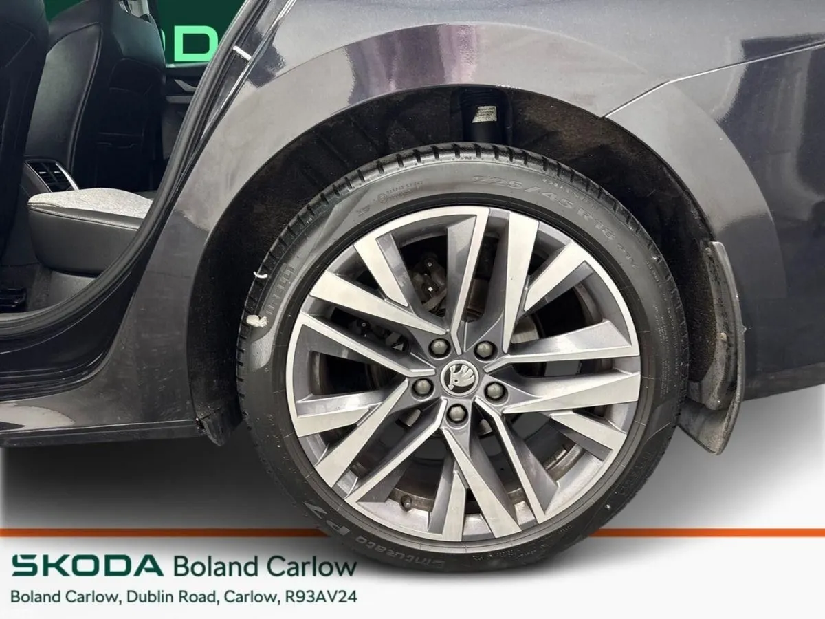 Skoda Octavia Saloon, Diesel, 2024, Black