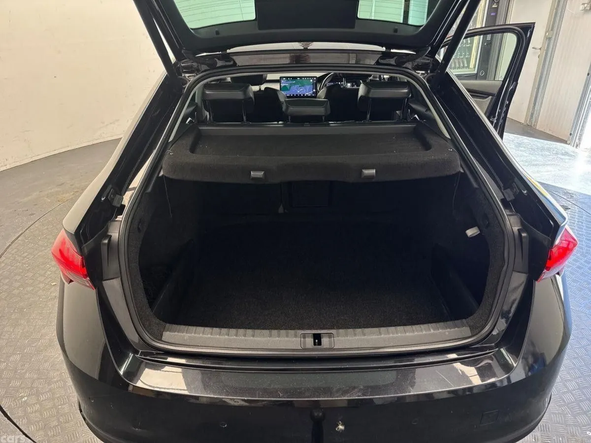Skoda Octavia Saloon, Diesel, 2024, Black