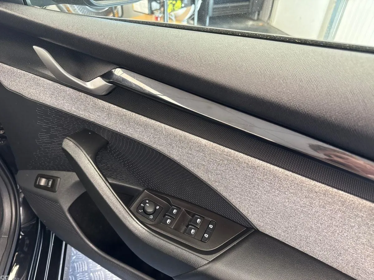 Skoda Octavia Saloon, Diesel, 2024, Black