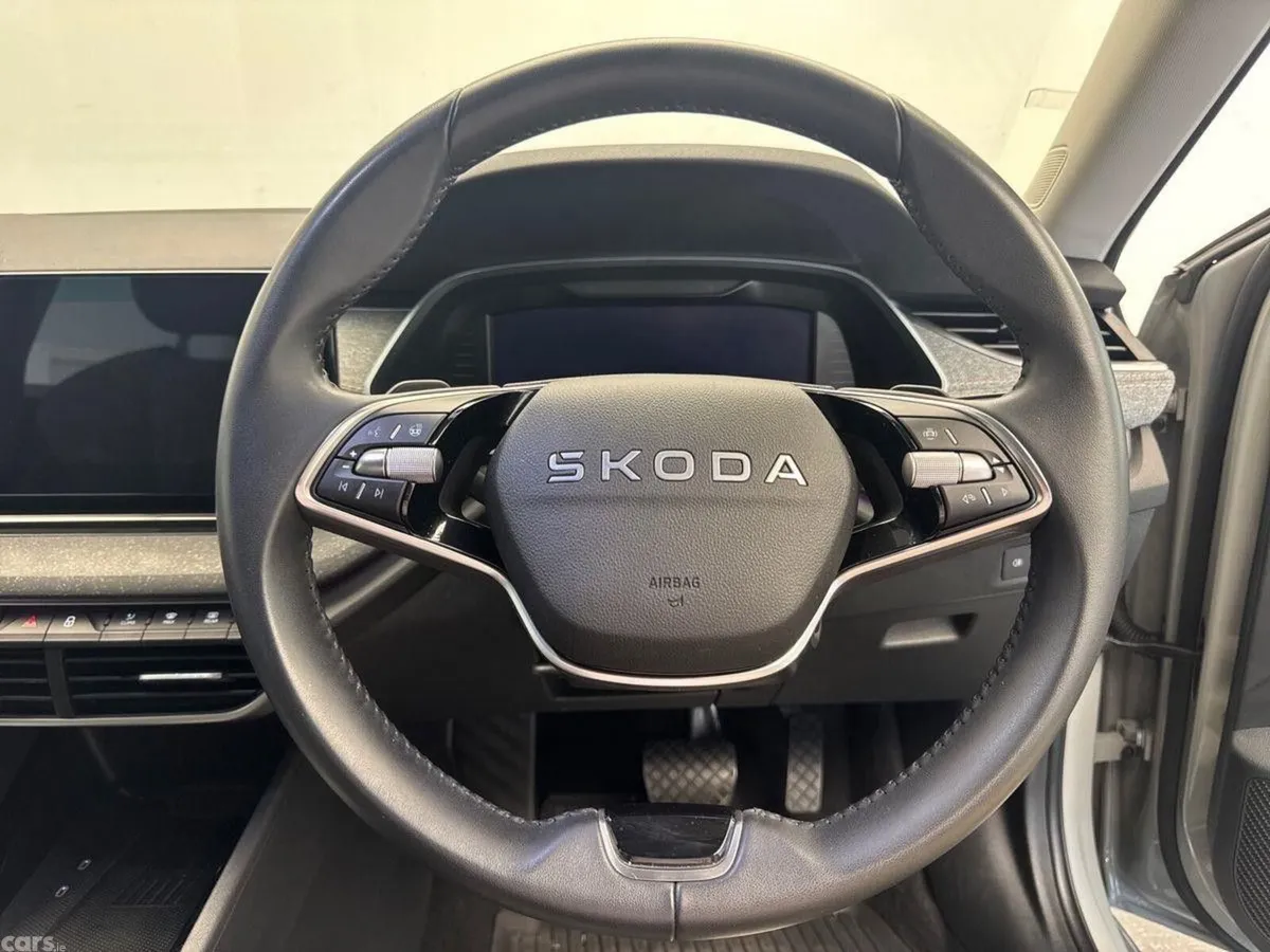 Skoda Octavia Saloon, Diesel, 2025, Grey