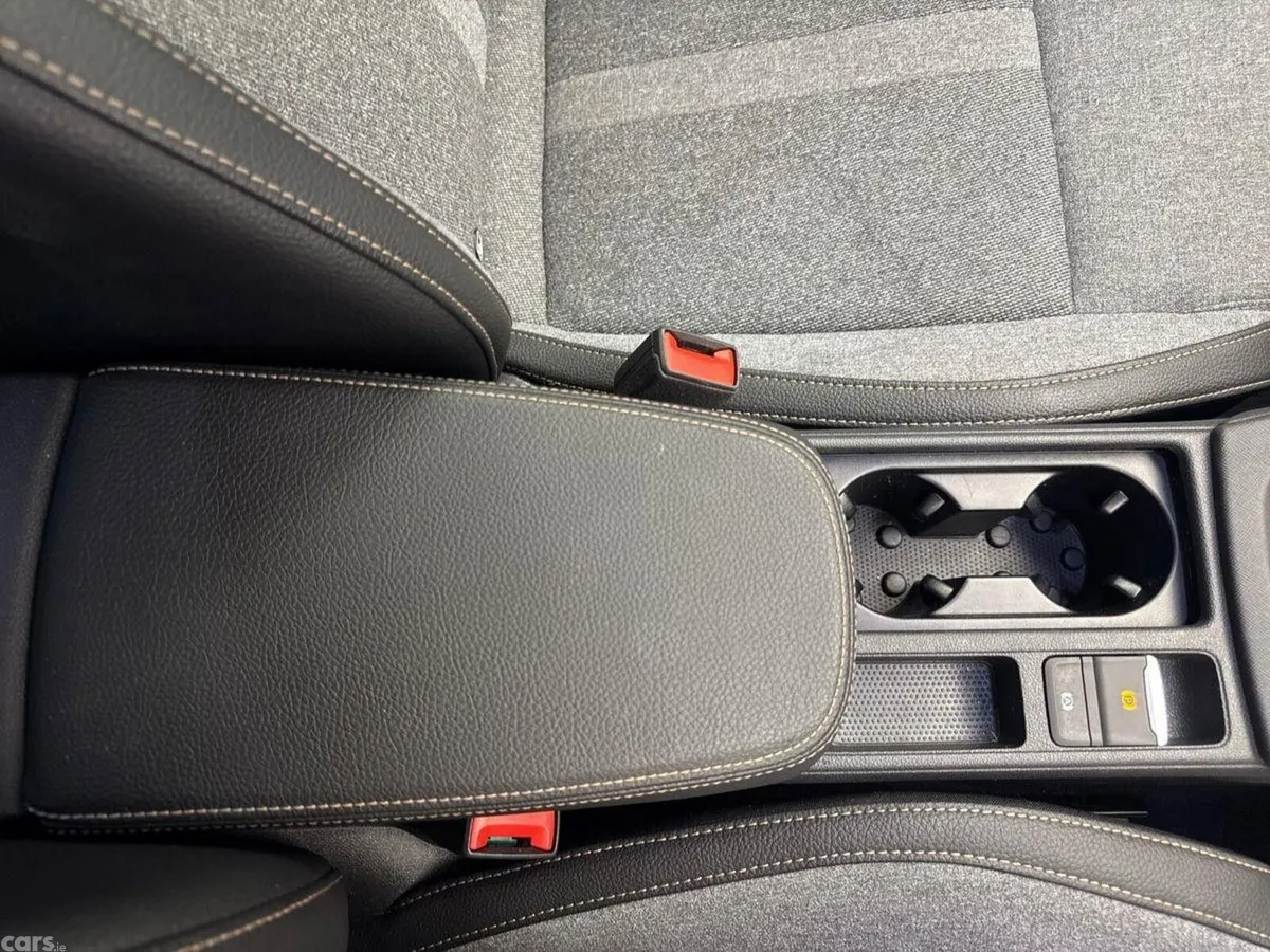 Skoda Octavia Saloon, Diesel, 2025, Grey