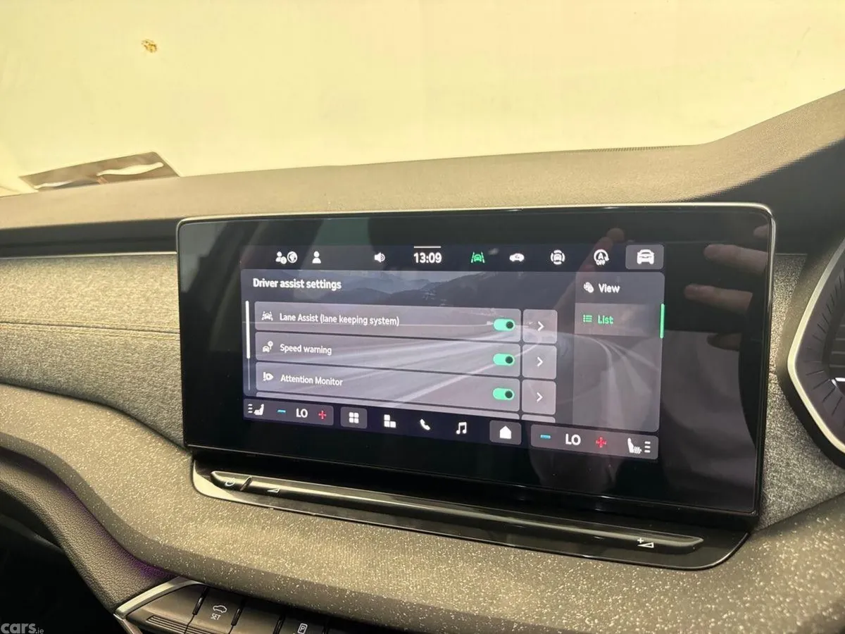 Skoda Octavia Saloon, Diesel, 2025, Grey