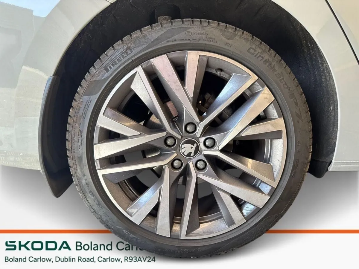 Skoda Octavia Saloon, Diesel, 2025, Grey