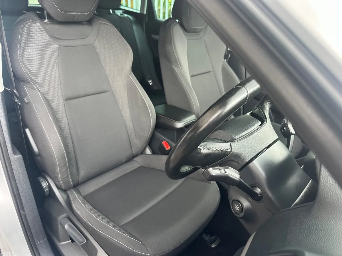 Skoda Karoq SUV, Diesel, 2023, Silver