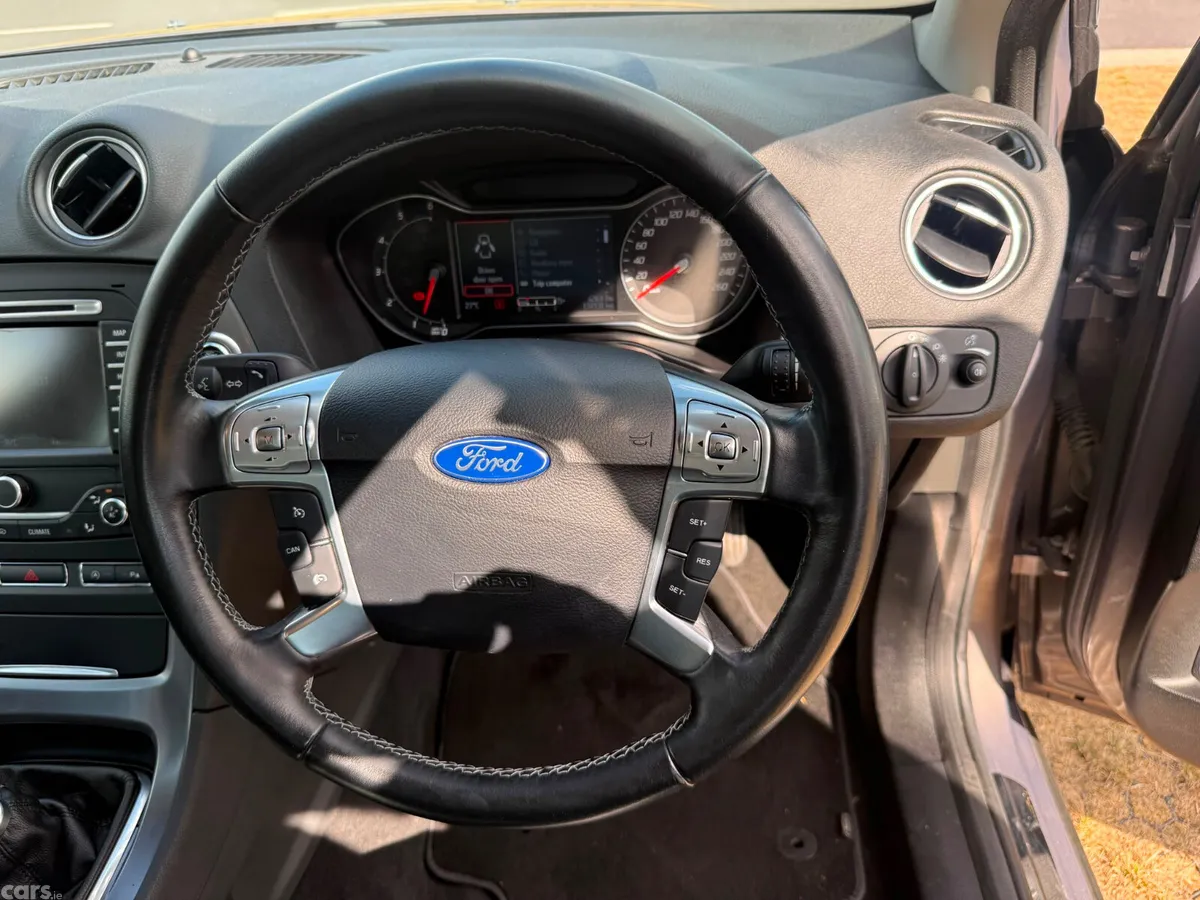 Ford Mondeo Hatchback, Diesel, 2014, Grey