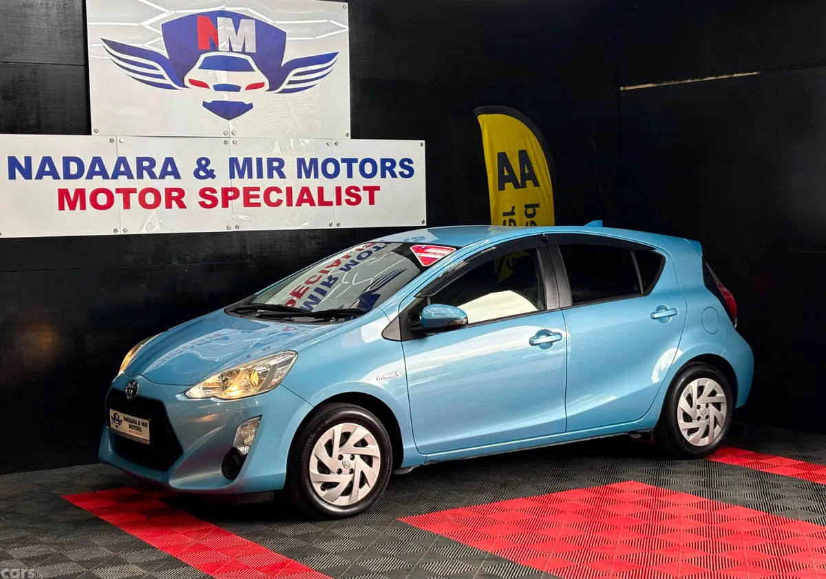 Toyota Aqua Hatchback, Petrol Hybrid, 2017, Blue