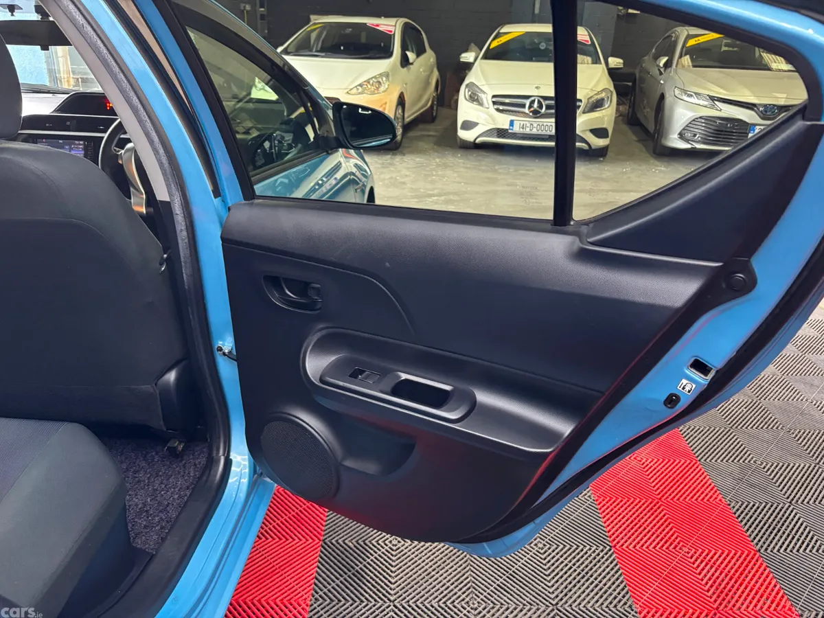 Toyota Aqua Hatchback, Petrol Hybrid, 2017, Blue