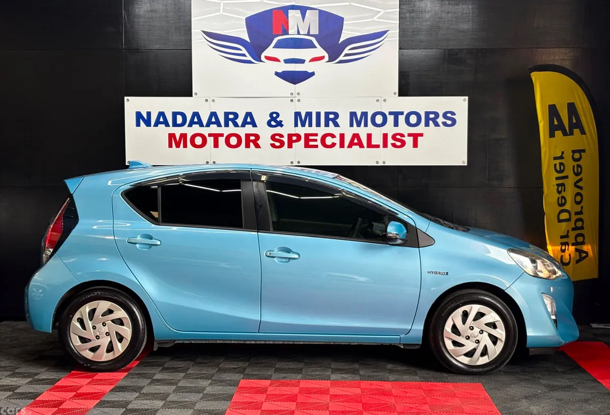 Toyota Aqua Hatchback, Petrol Hybrid, 2017, Blue