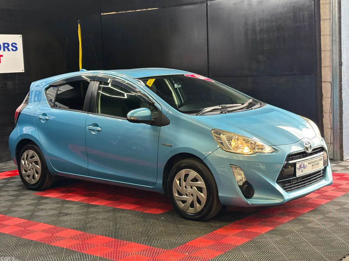 Toyota Aqua Hatchback, Petrol Hybrid, 2017, Blue