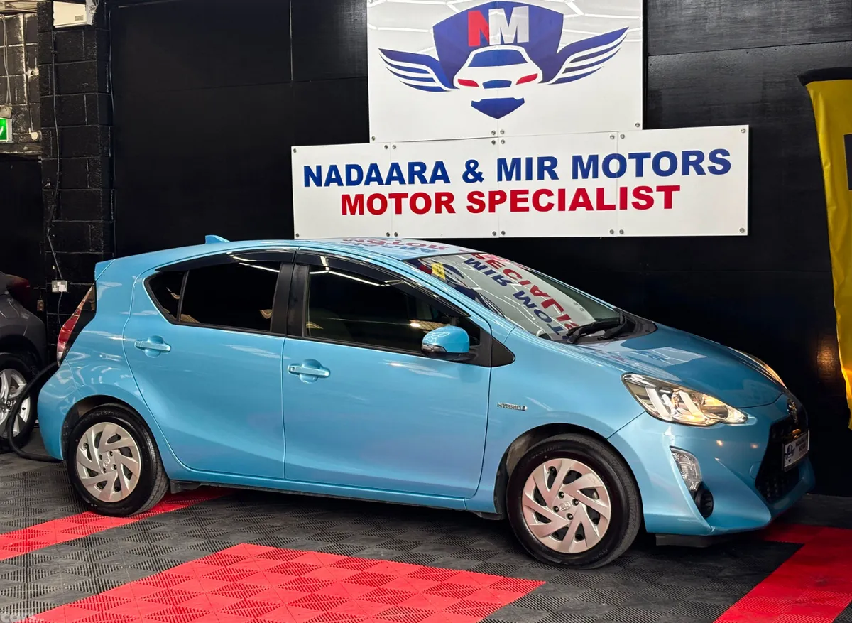 Toyota Aqua Hatchback, Petrol Hybrid, 2017, Blue