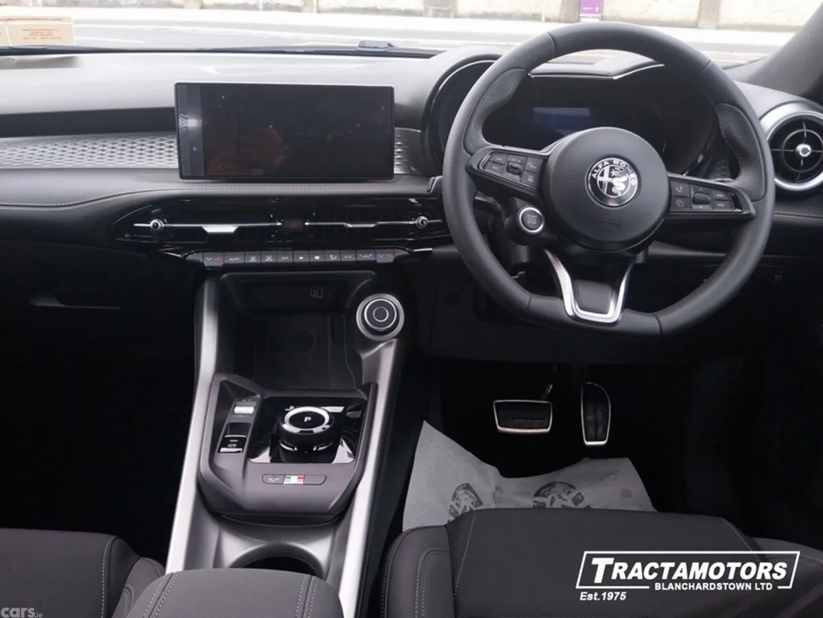 Alfa Romeo Tonale MPV, Petrol Hybrid, 2026, Grey