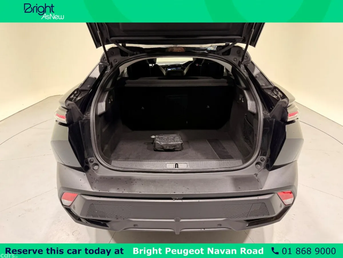 Peugeot 408 Hatchback, Petrol, 2023, Black