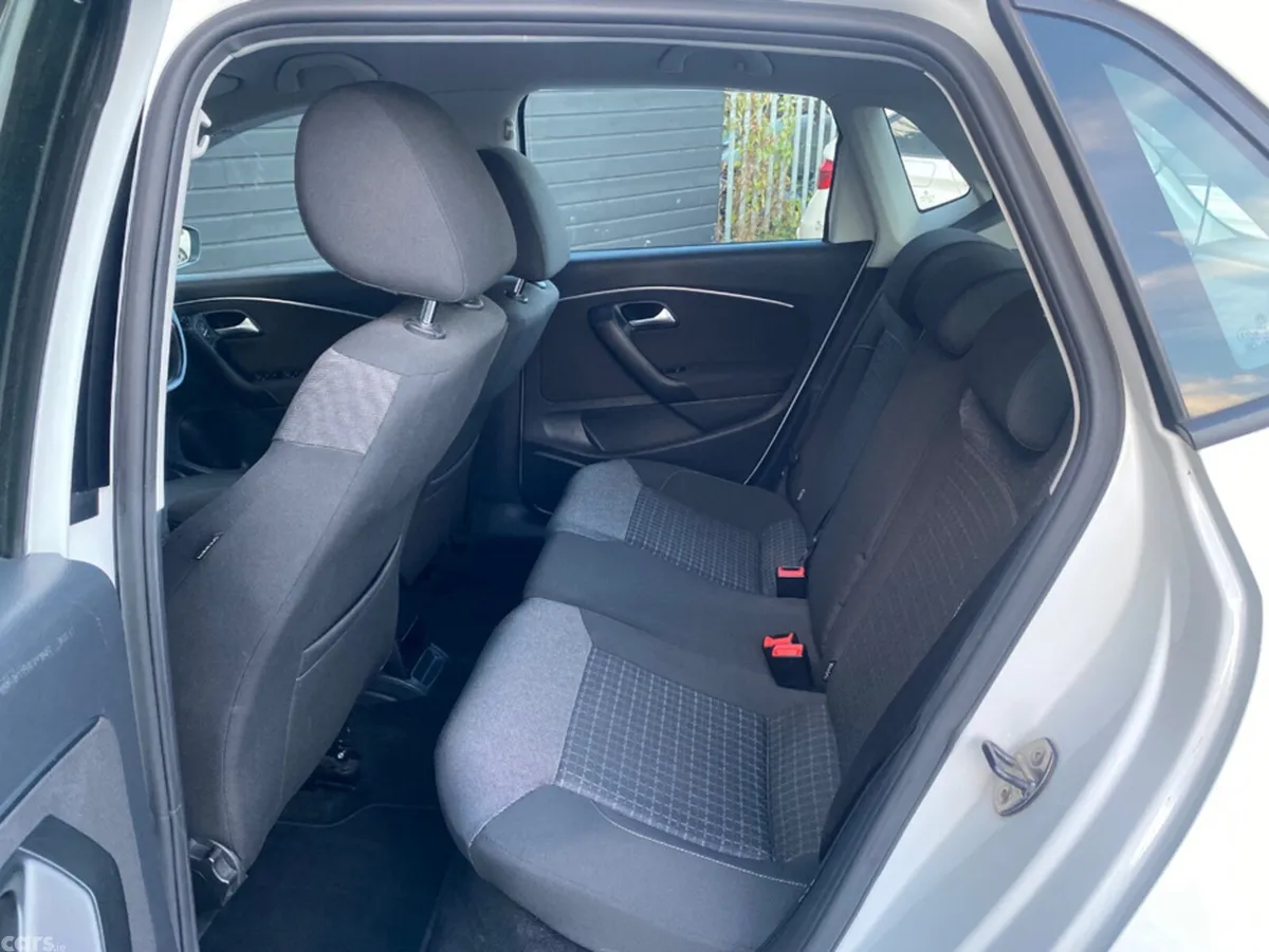 Volkswagen Polo Hatchback, Petrol, 2015, White