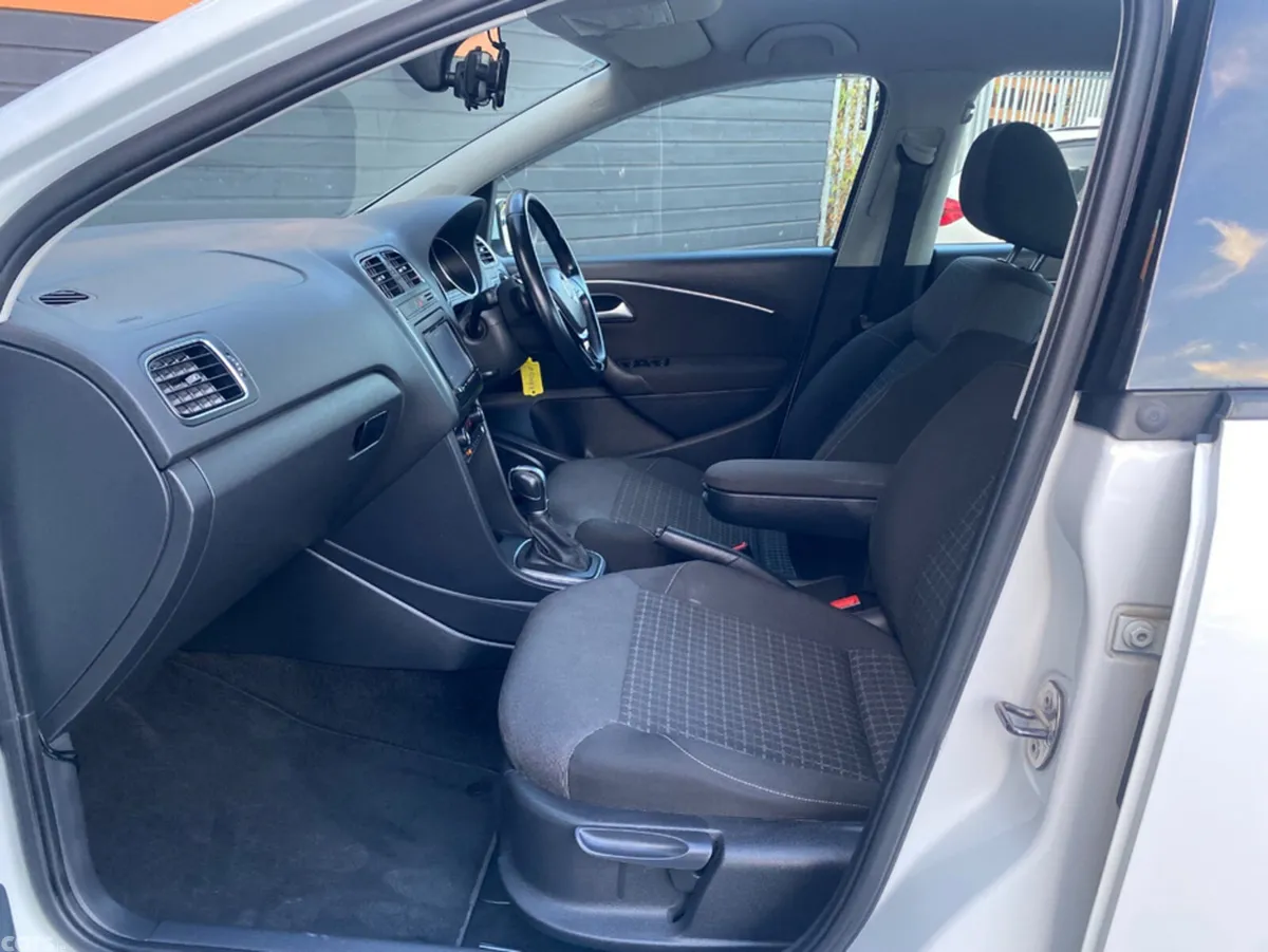 Volkswagen Polo Hatchback, Petrol, 2015, White