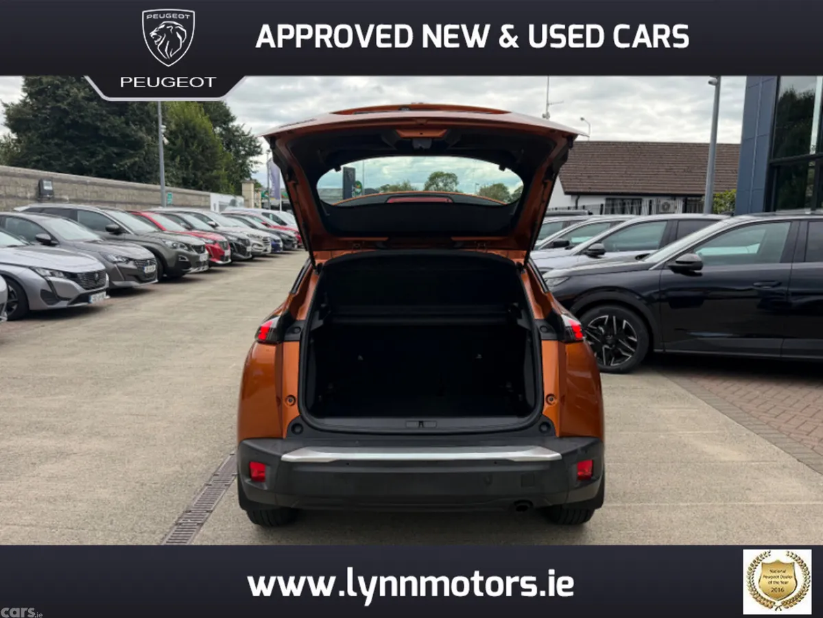 Peugeot 2008 MPV, Petrol, 2020, Orange