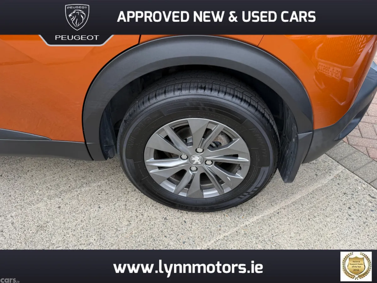 Peugeot 2008 MPV, Petrol, 2020, Orange