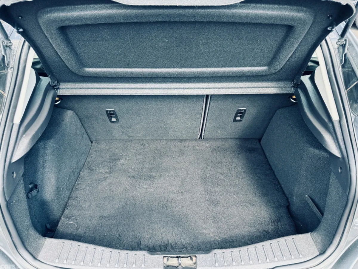 Ford Focus Hatchback, Diesel, 2017, Grey