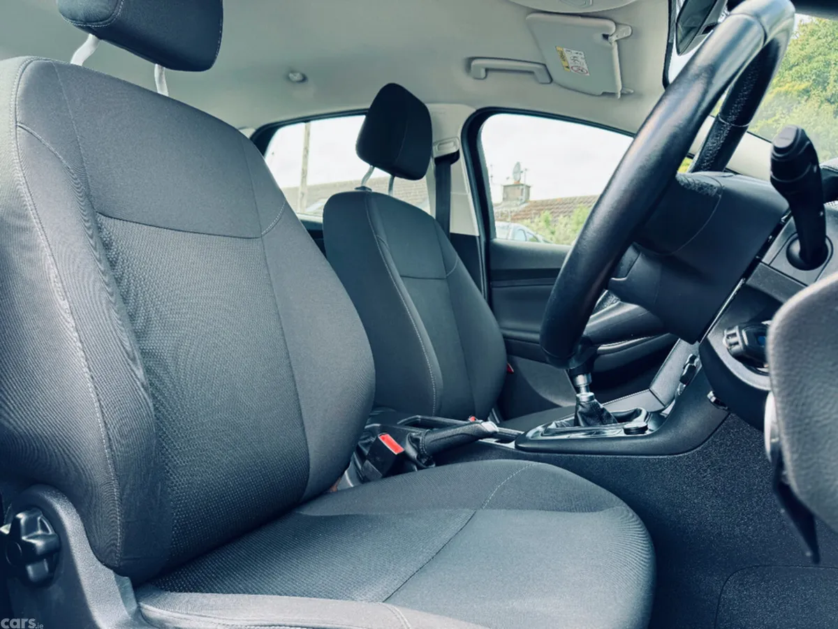 Ford Focus Hatchback, Diesel, 2017, Grey