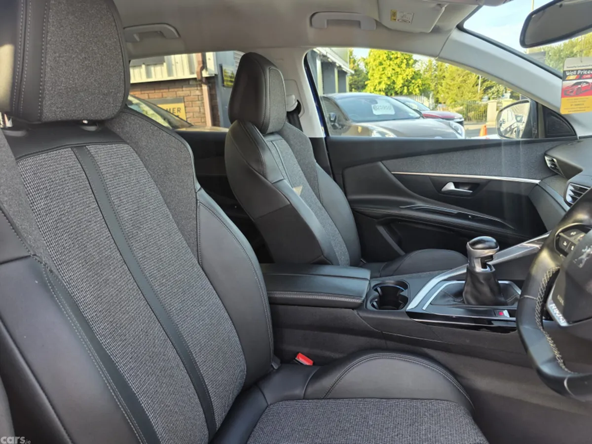 Peugeot 3008 MPV, Diesel, 2020, Blue