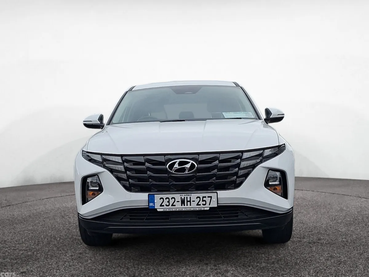 Hyundai Tucson MPV, Petrol Hybrid, 2023, White