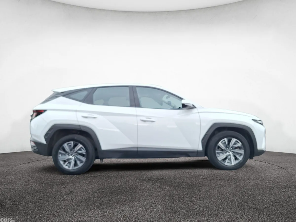 Hyundai Tucson MPV, Petrol Hybrid, 2023, White