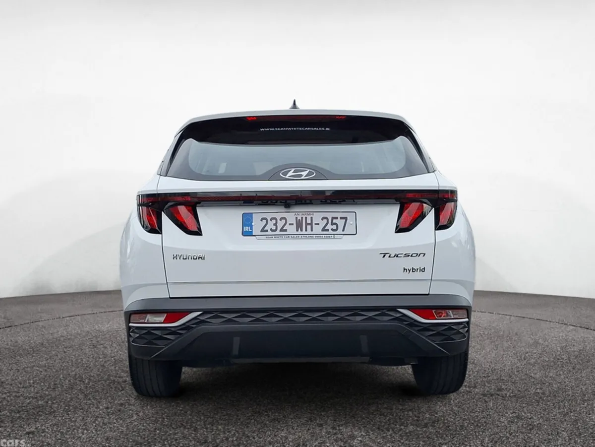 Hyundai Tucson MPV, Petrol Hybrid, 2023, White