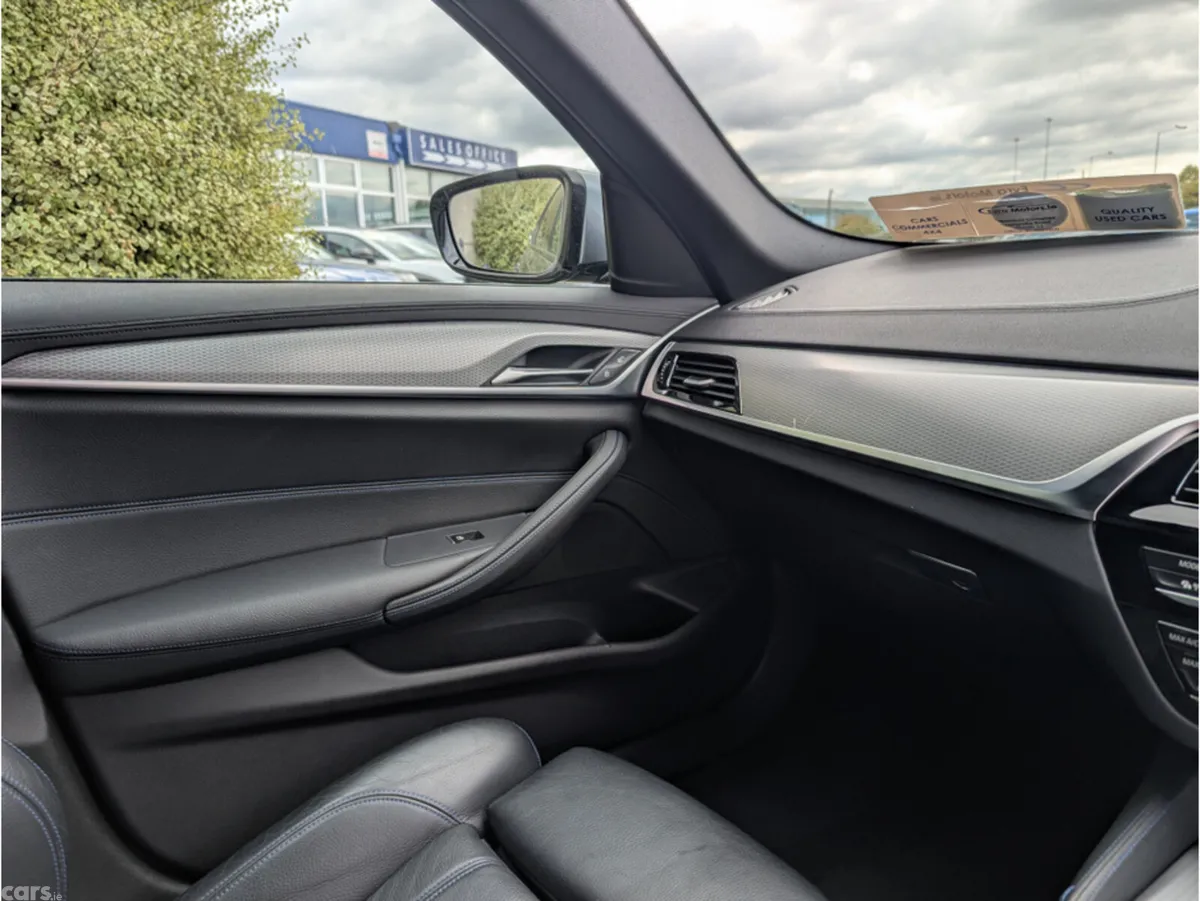 BMW 5-Series Saloon, Petrol Plug-in Hybrid, 2018, Blue