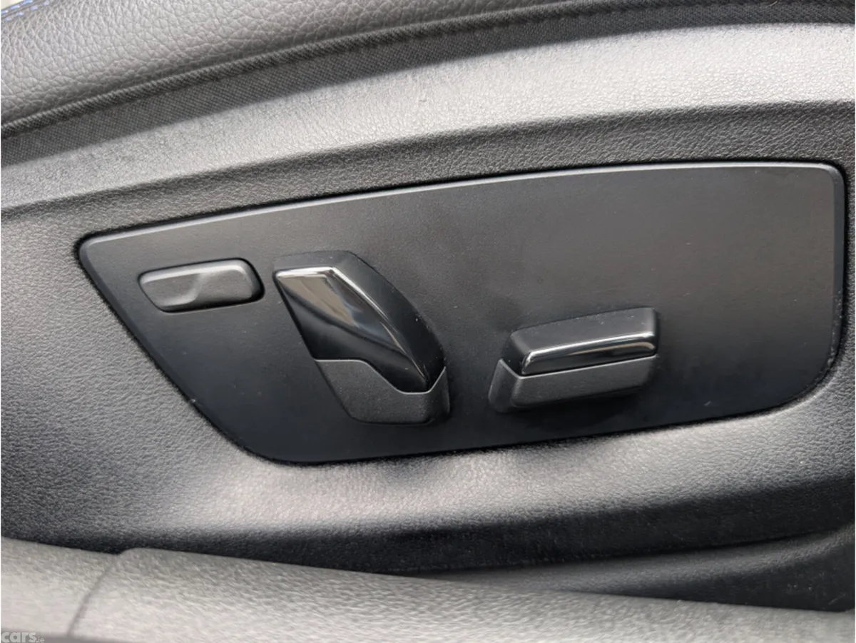 BMW 5-Series Saloon, Petrol Plug-in Hybrid, 2018, Blue